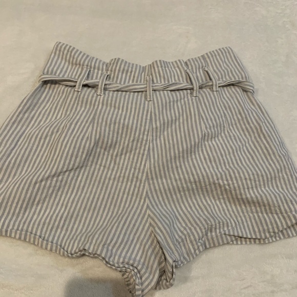 Abercrombie and Fitch striped With Belt 55%linen shorts blue and white size M - Picture 3 of 7